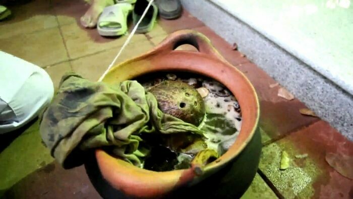 Nam Man Prai Fang Takrut Pra Jao Yim Pasom Pong Bpathamang Chiang Tung Corpse Cord Wrapped Ajarn Gai Paya Yant