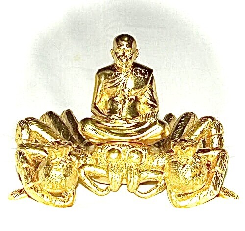 Luang Phu Supar Nang Maeng Mum Riak Sap Ongk Kroo 24 K Gold Plated Aayu Yern 118 Pi 118 years Old Edition 7 x 6 Inches - Luang Phu Supar