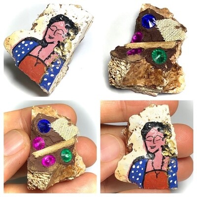 Chin Aathan Nang Prai Nong Nu Dtua Kroo 3.8 x 2.7 x 2 Cm Prai Powders Yae Hyae Wood Magic Cloth 4 Gems Ajarn Surak