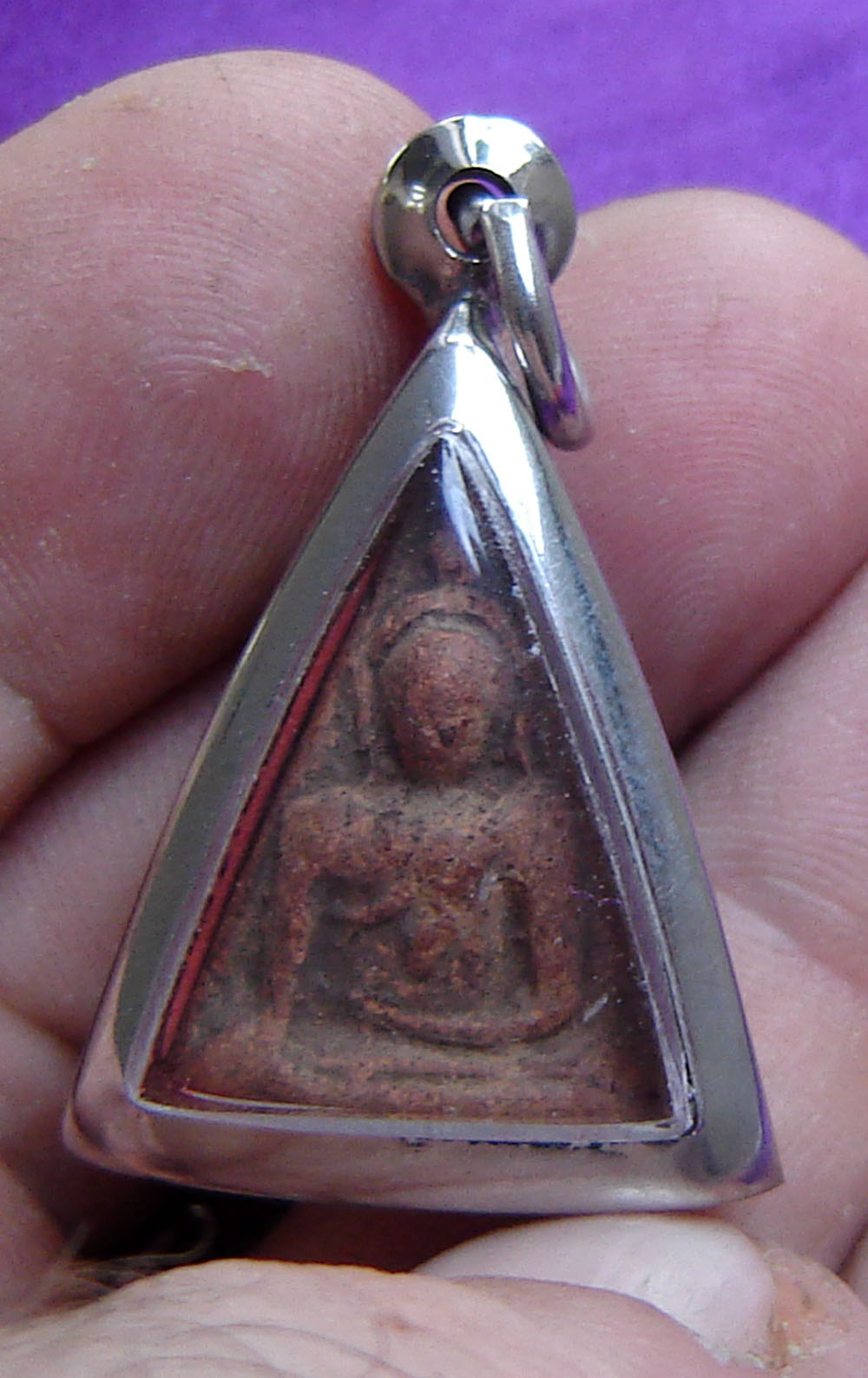 Pra Nang Paya Chinarat Benjapakee amulet - Pim Sangkati (small size) - Nuea Din Phao - 'Run Midtrapap' (friendship edition) 2548 BE - Wat Rachaburana (Pitsanuloke)