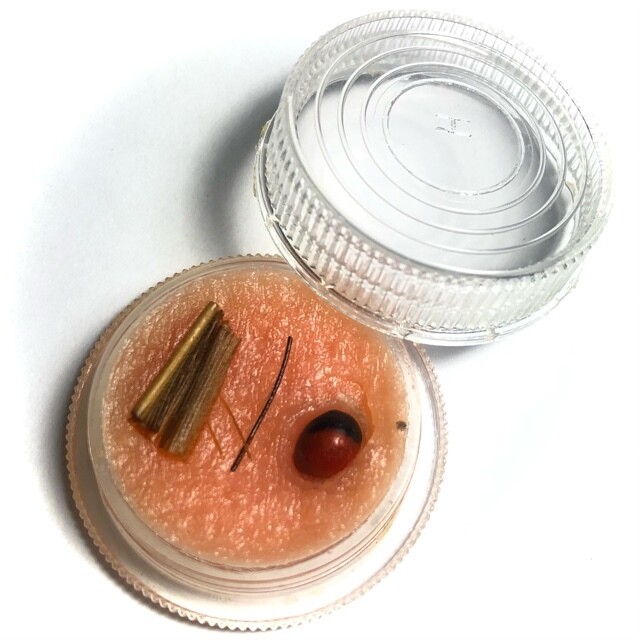 See Pheung Sanaeh Jantr Daeng (Red Ladybird Metta Balm) - Luang Por Sanaeh Jantr - Wat Ban Nong Jote (Khon Kaen)