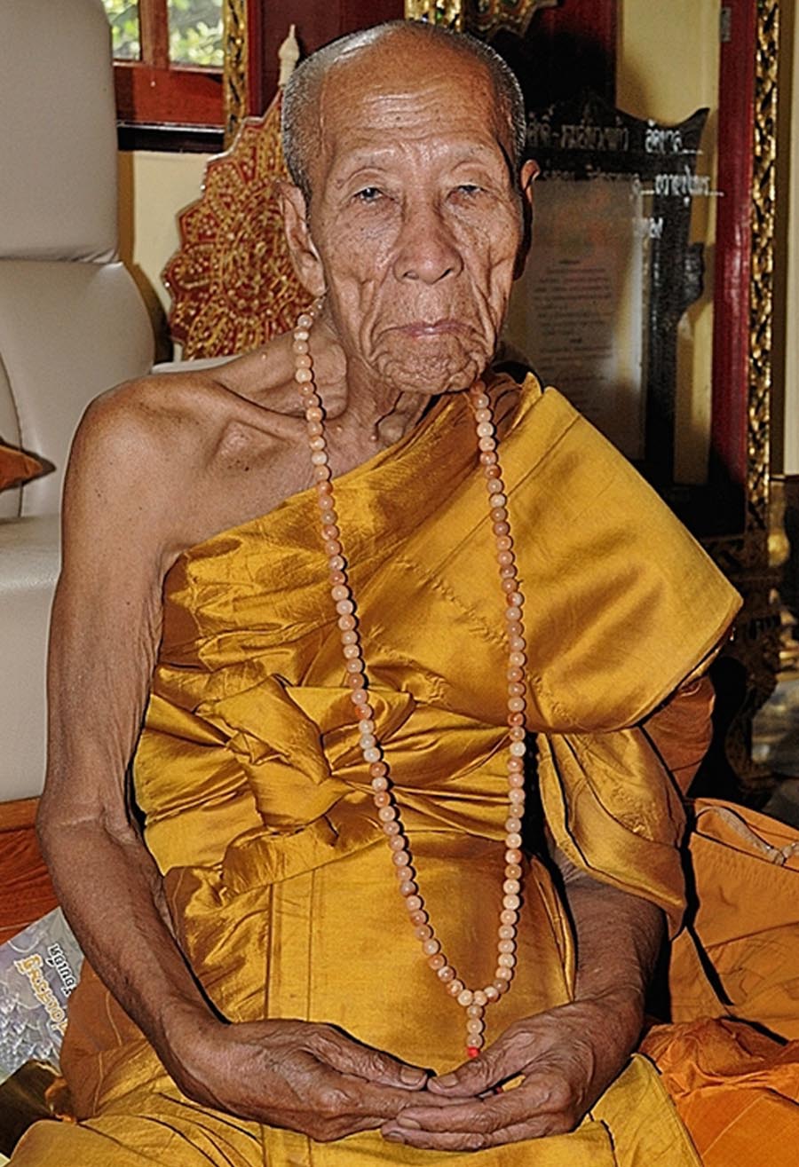Rian Ba Chalu Nuea Tong Khaw (white gold sacred alloy) - Long Ya Si Prajam Wan Gerd (Birthday color - Pink/Tuesday) - Run Jaroen Baramee 89 (2554 BE) - Luang Phu Kambu - Wat Gut Chompoo - 499 made