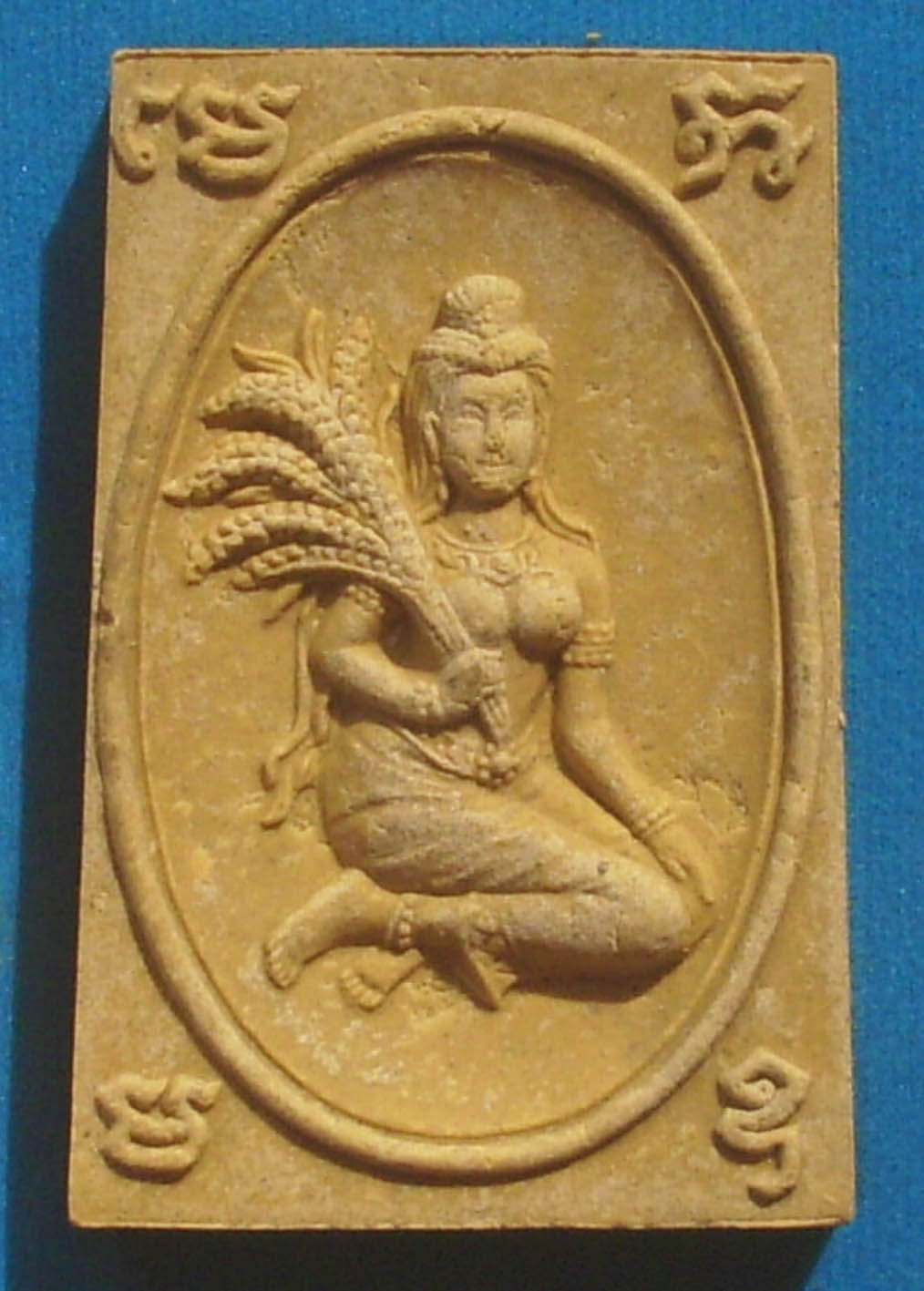 Somdej Chana Marn Bandan Sap - Nuea Chan Hmak, Tagrud Ngern Koo - Buddha, Earth Goddess and Harvest Deity - Luang Por Tong Dam Intawaso - Wat Tham Tapian Tong (Lopburi)