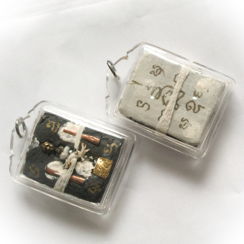 Kumarn Tong Jao Sanaeh (Loi Ongk) - Kumarn with Prai Powders, Corpse Cloth, Sinjana cords + Hand Inscription - Ajarn Apichai Decha