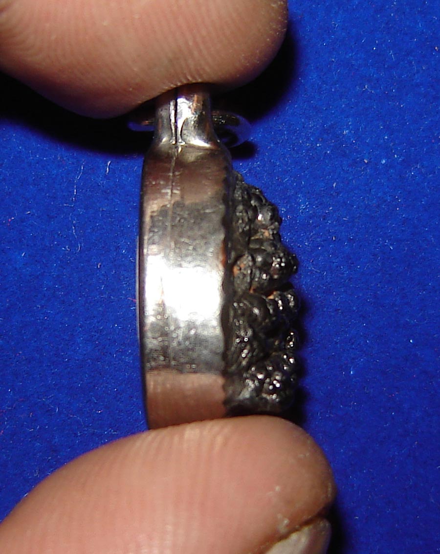 Rae Koh Larn (Lek Lai related Elemental from Koh larn island) 2Cm x 1.5 Cm - good health and wealth increasing amulet