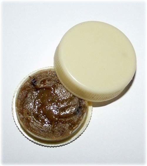 See Pheung Wua Pan Hlak - Special Wai Kroo 2556 BE edition concentrated Prai Oil Potion - Ajarn Waes (Ruesi Waet)