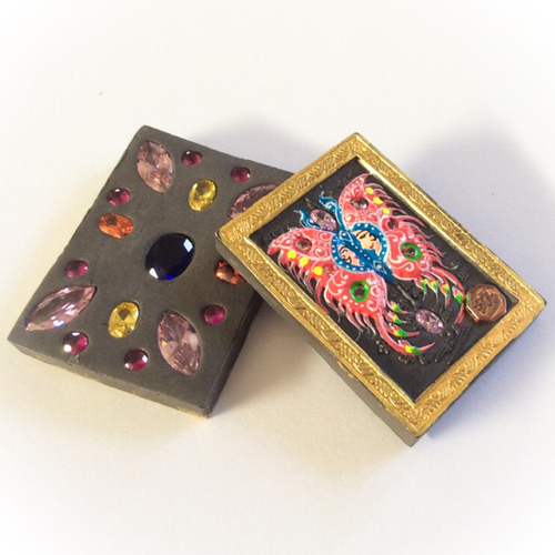 Taep Jamlaeng Butterfly King- Pim Glang Sariga Dong -Gold Frame Sacred Black Sariga &amp; Maha Taep Powders - (1 Look Namo Plug and Assorted Gems)- Sae Yid 60 Edition