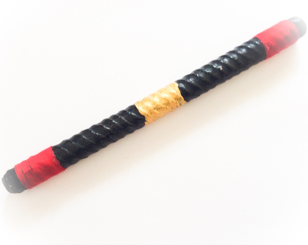Takrut Maha Jakkapat Dtak Chueak Long Rak Mad Daay Daeng Akom - Kong Grapan Amulet, Red Satin Yant Bag - 9 Inches -  Ajarn Plien - Wat Don Sala