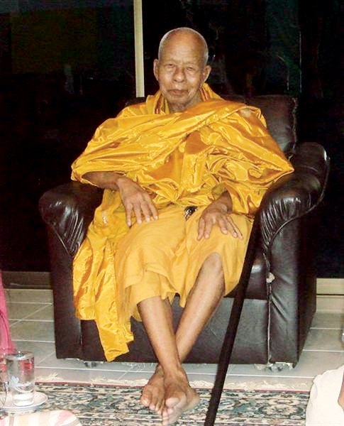 Pra Somdej Pheung Bun Baramee Ongk Kroo Masterpiece Version Gold Buddha + Luang Phu Tuad on Rear Face - Por Tan Khiaw - Wat Huay Ngo 2555 BE