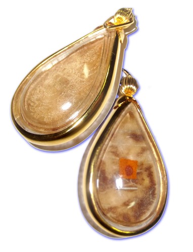 Pra Laks Hnaa Tong  - Hnang Glong Dtaek (broken drumskin) - Dtamrap Wicha Jinda Manee Montr - Gold Plated Casing - Uposadha Building edition - Luang Por Kong Wat Klang Bang Kaew 2555 BE