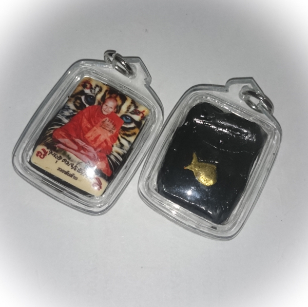 Locket Wai Kroo 'Ruay Pan Lan' Edition - Luang Por Phern Tidtakuno - Made with Muan Sarn empowered by Luang Por Phern himself