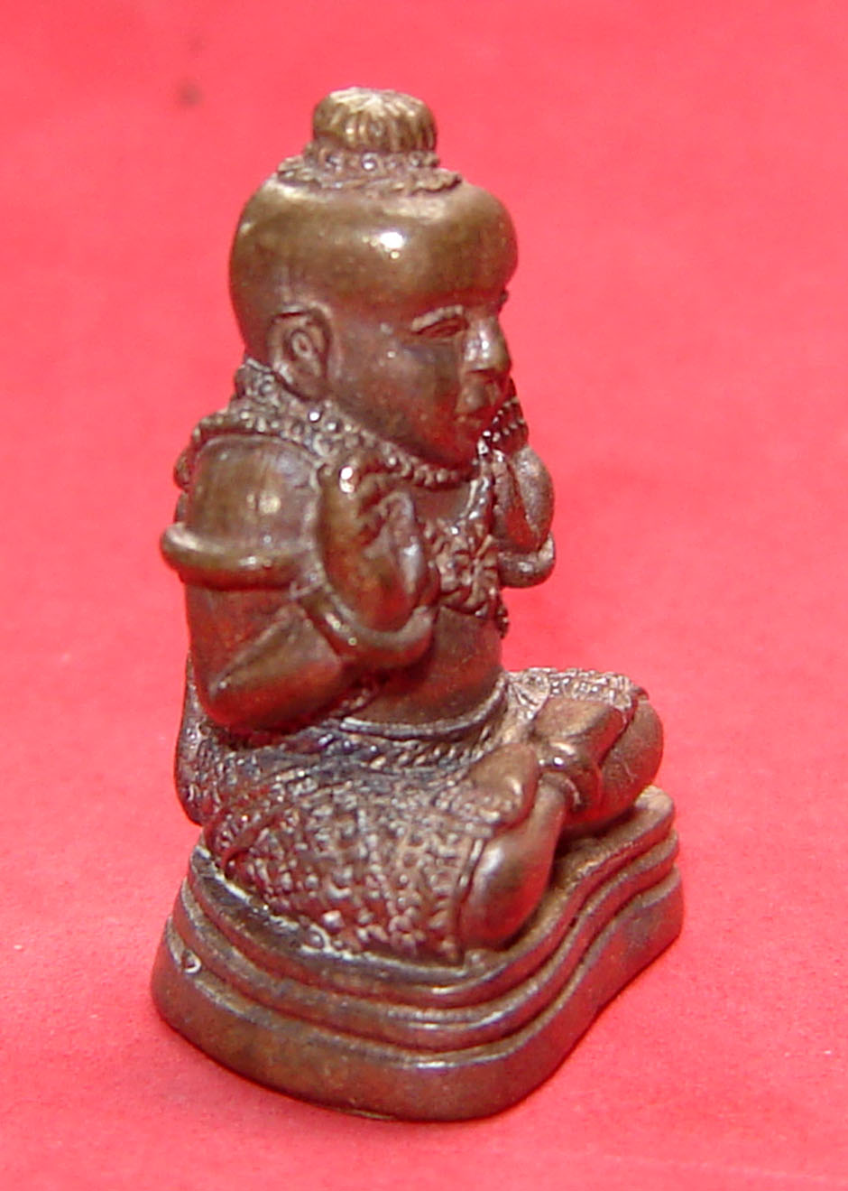 Kumarn Tong Gariang Kor Ma Statuette - Nuea Chanuan Aathan (sorcerous metals) Pasom Dtapu Aathan (magical nails) - Luang Phu Bpan - Wat Na Dee 2.8 x 1.8 Cm