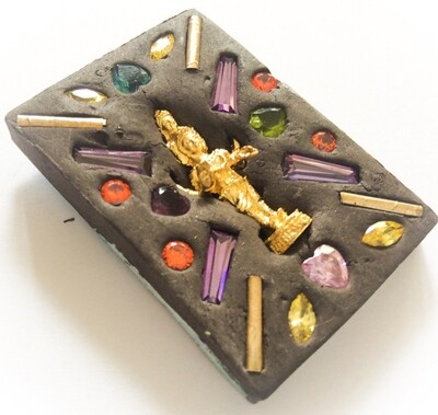 Taep Jamlaeng Butterfly King- Pim Glang Sariga Dong -Blue Frame Sacred Black Sariga &amp; Maha Taep Powders - (1 Golden Trimutri Bucha 1 Look Namo Plug+ 4 Silver Takrut and 21 Gems)- Sae Yid 60 Edition