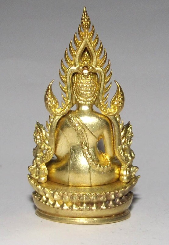 Pra Putta Chinarat (Loi Ongk Statuette) 'Jom Rachan' (Warrior King) edition 2555 BE - Nuea Tong Rakang (Sacred Brass + Yantra Foils) - Wat Pra Sri Radtana Maha Tat (Pitsanuloke)