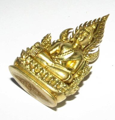 Pra Putta Chinarat (Loi Ongk Statuette) 'Jom Rachan' (Warrior King) edition 2555 BE - Nuea Tong Rakang (Sacred Brass + Yantra Foils) - Wat Pra Sri Radtana Maha Tat (Pitsanuloke)
