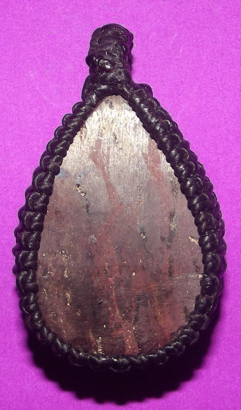 Lek Lai Dtad Jag Rang Hlek Lai (Cut within the Holy Cave) 4 x 3 Cm - Grade B - Phu Ruesi Wiratataep Naka Taewa Sin - Suan Badibat Tam Putta Mongkol