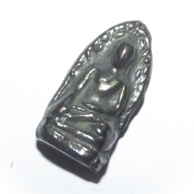 Pra Rod Lampun (Benjapakee amulet) - Nuea Lek Lai Nam Neung See Peek Malaeng Tap (Buddha in Meditation) pure Lek Lai - Luang Por Huan - Wat Putai Sawan 2548 BE
