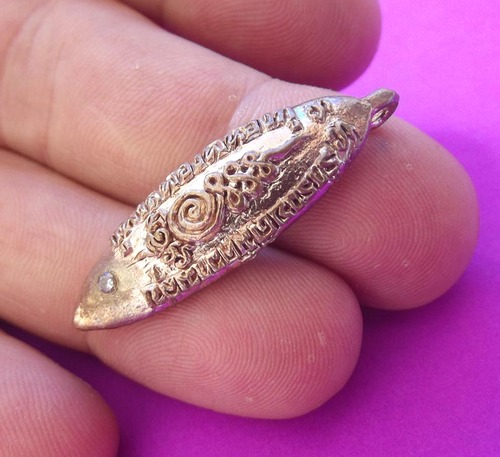 Ngern Pling (ancient Laoatian monetary unit) Nuea Nava Loha (9 Sacred Metals) - Run Fang Paetch (Money Leech with Diamond eye insert) - Luang Ta Chuan - Wat Khwang