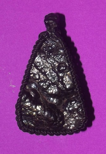 Lek Lai Dtad Jag Rang Hlek Lai (High Grade Lek Lai Cut within the Holy Cave) 4.0 x 3.0 Cm - Grade A - Phu Ruesi Wiratataep Naka Taewa Sin - Suan Badibat Tam Putta Mongkol