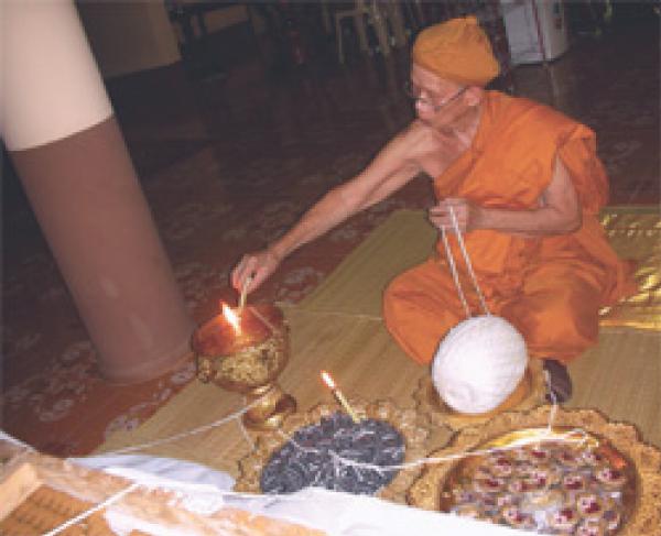 Pra Prohm (Brahma) - Nuea Wan Maha Sethee Pid Tong (gold leaf) with silver Takrut and 1 Prataat insert (sacred relic) - wealth amulet - Luang Por Bun Gerd - Wat Khao Din - Waterproof Casing Included