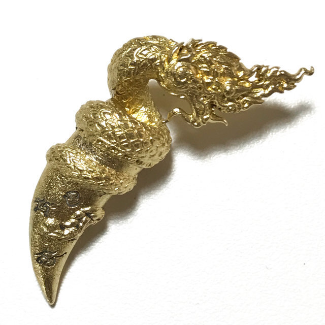 Khiaw Paya Nakarach Tooth of the Naga Kings of Bodhala Nuea Tong Tip Blessing at Wat Pratat Panom 2560 BE