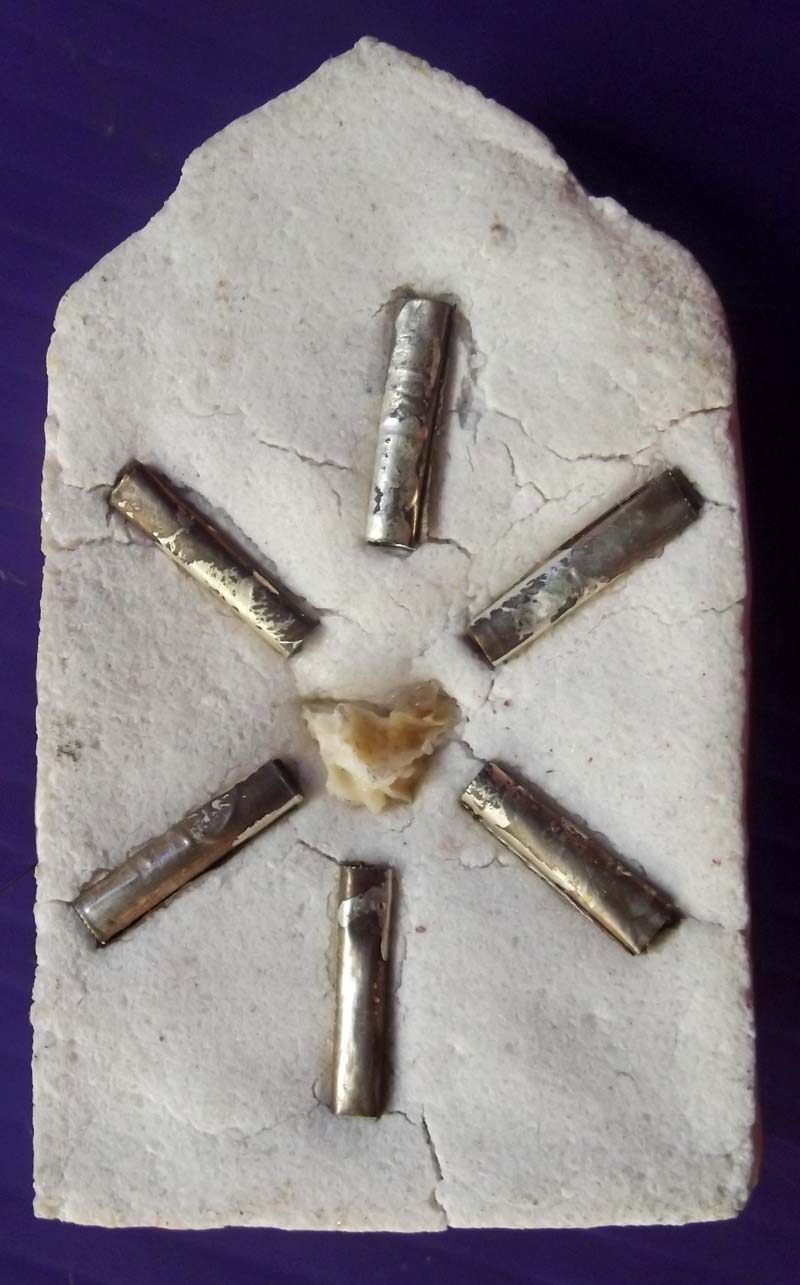 Khun Phaen Glom Nang Sanaeh (Ba Cha Dta Unisex Love Charm) - Nuea Pong Prai Maha Phuudt Fang Takrut 6 Dork (hand painted with six silver Takrut spells) - Luang Ta Naen - Susaan Boran Sri Saket