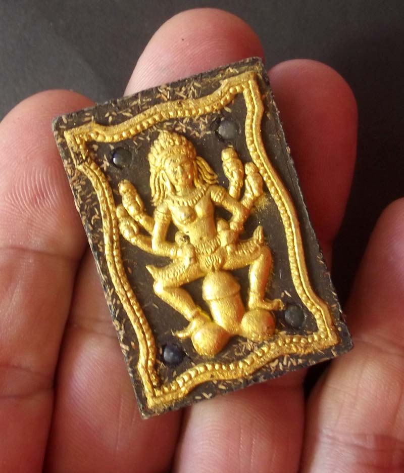 Mae Yua Mueang (Kali with Phallic Lingam) - Nuea Pised Bad Tong (Pim B) - Na Sam Hmaan edition 2554 BE - 11 Takrut, 8 pearls, and 4 Ploi Sek soaked in Kali oil - LP Saman Wat Nasanak