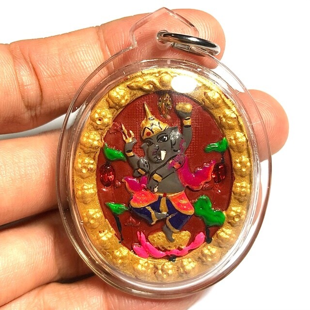 Pra Pikanes- Ganesha Elephant Deity- Red Powders - (1 Look Namo Plug+ 2 Silver Takrut + 4 Gems)- Sae Yid 60 Edition