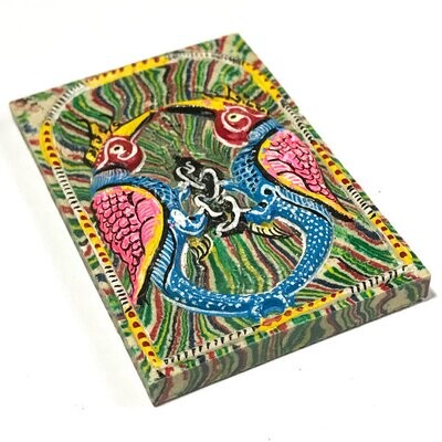 Sariga Dong Hang Giaw Pim Yai 2552 BE - Sai Rung Rainbow Powders Blue Bird Pink Wings Red Head 6.5 x 4.5 Cm Kroo Ba Krissana