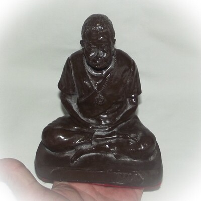Roop Bucha Ajarn Chum Chai Kiree 5 Inch wide base - Resins with Sacred Powders - Ajarn Chum Chai Kiree 2523 BE Samnak Kunjae Saiyasart