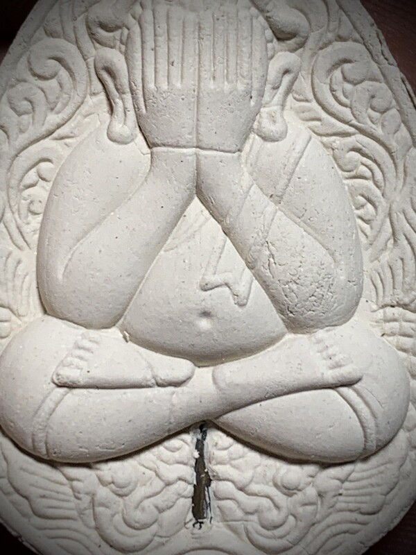 Pra Pidta Jumbo Na Sethee Nuea Pong Puttakun Takrut Tong Daeng Fang Ploi Sek Ruby Fragments &amp; Monks Robe Kroo Ba Na