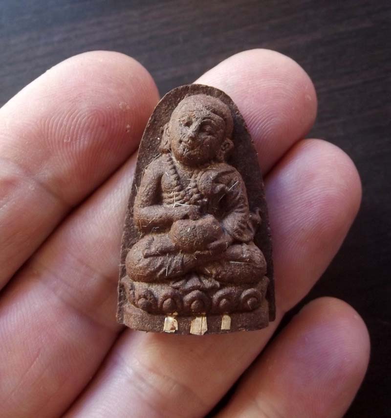 Pra Upakut - Nuea Chan Mak 3 Takrut Ngern (Chewed Areca nut with 3 silver Takrut) Hlang Yant Duang Sethee (millionaire Yantra on rear face) - 'Maha Tan Baramee 79 Edition' 2554 BE - Luang Por Tong Dam