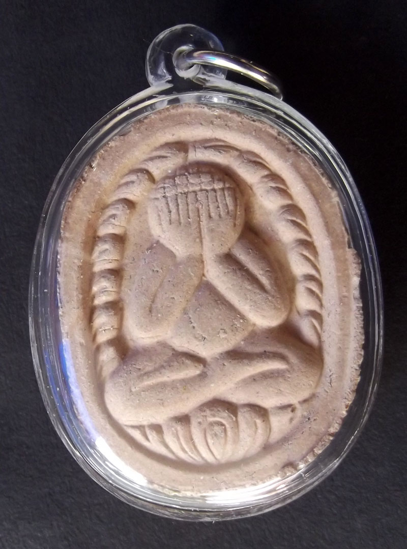 Taep Paetch Payatorn - Nuea Pong Maha Sanaeh Hlang Pra Pid Ta (Pra Pid Ta on rear face) Chak Khaw (white face) - Ajarn Kom Traiwaes - Asrom Baramee Por Gae (Supan Buri)