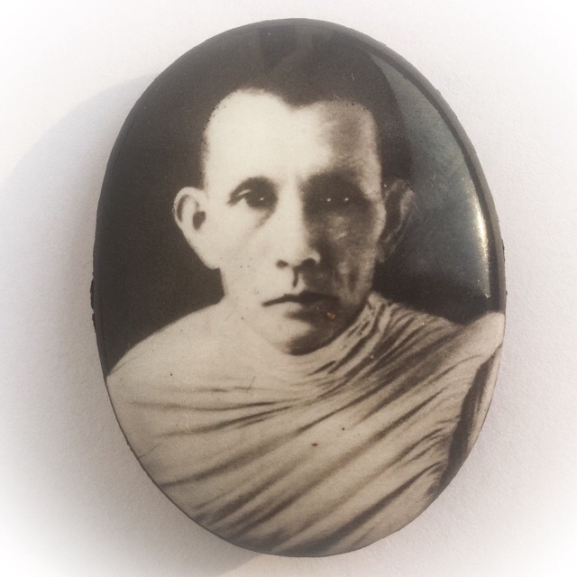 Locket Pim Yai Ongk Kroo Luang Por Guay Wat Kositaram - Guru Monk Lineage Worship Amulet - Ajarn Meng Khun Phaen