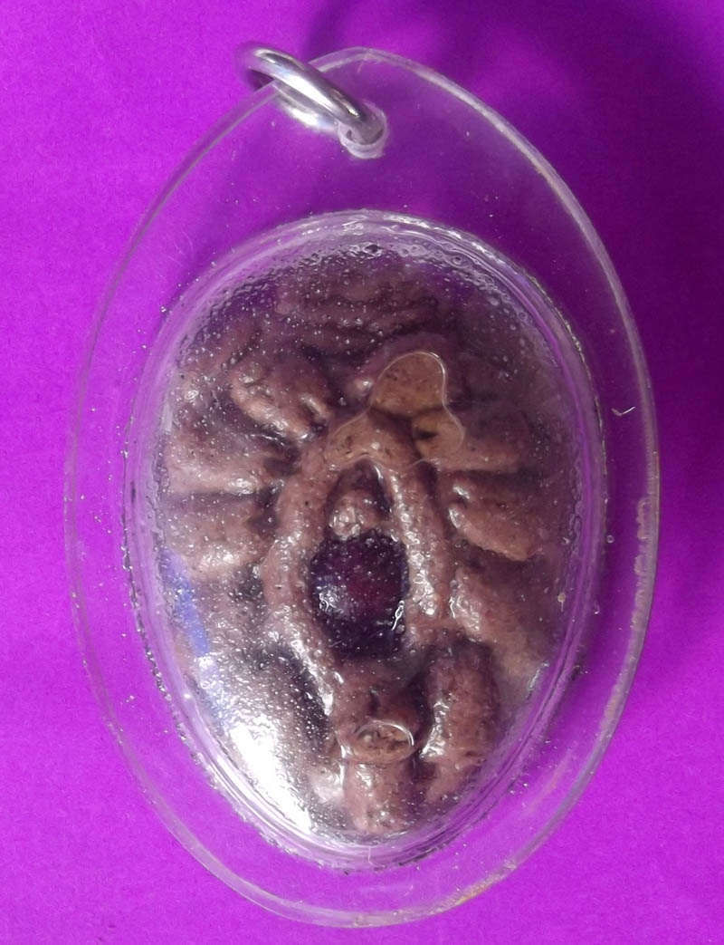 Yoni (Female Vulva) - Nuea Pong Bpatamang Lokee + Takrut Tong Parachik (Prai powders + 1 Precept Breaker Takrut + 1 Yantra Foil + Prai Oil) 'Ruay Sap Ruay Sanaeh' Edition - Pra Ajarn Oe