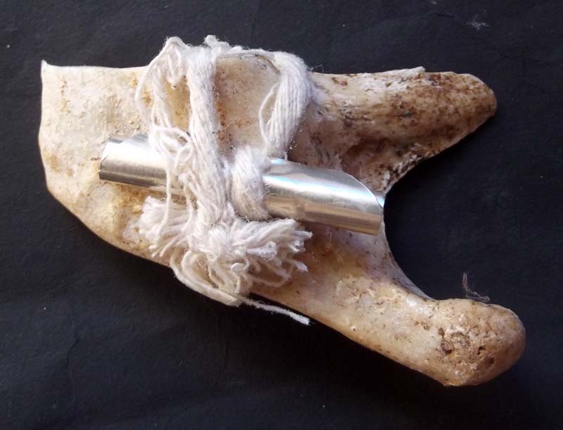 Graduk Chin Aathan Maha Waet - Prai Ghost Bone with Spirit and Ghost Whisperer Takrut and Spell Inscription - Pra Ajarn Dtecharangsri