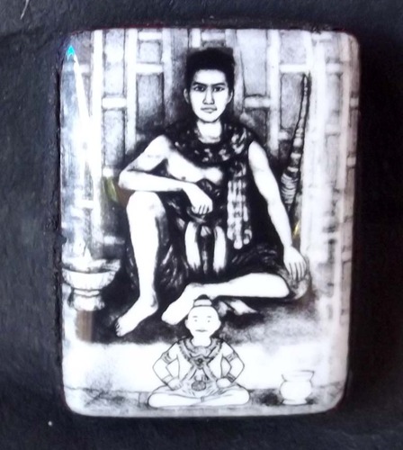 Locket Pra Phun Phaen - with Kumarn Tong (Ongk Kroo Master Piece Version) - filled with sacred Maha Saneh Powders, white robe, + 2 Takrut + Chin Aathan + 4 Gems - Samnak Ajarn Meng Khun Phaen 2555 BE