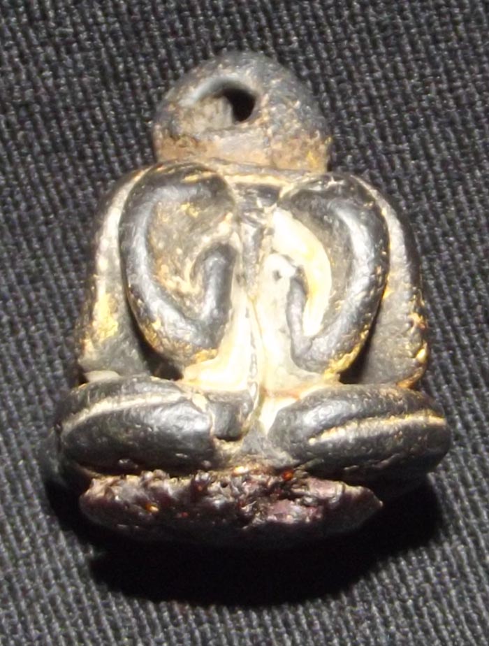 Pra Pid Ta See Hnaa (Four Faced Pid Ta) - Nuea Pong Kluk Rak Bad Tong (Sacred Powders with black varnish and gold leaf) - Ancient Buddhist Amulet - Unknown Master (Chonburi)