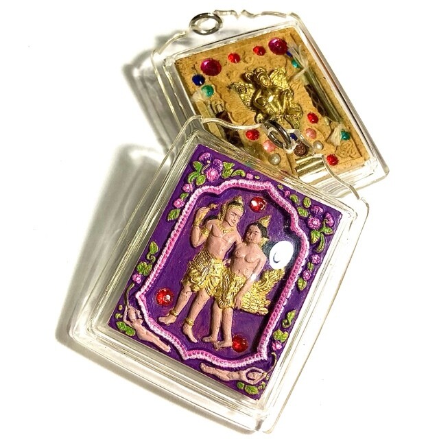 Taewada Hlong Hong (Paetch Payatorn Kinaree) Ongk Kroo - hand painted 20 gems 2 pearls, look namo, 7 Takrut + Butterfly Deva - Nia Kajia Edition 2554 BE Free Casing - Luang Phu In Taewada Hlong Hong (Paetch Payatorn Kinaree) Ongk Kroo - hand painted 20 gems 2 pearls, look namo, 7 Takrut + Butterfly Deva - Nia Kajia Edition 2554 BE Free Casing - Luang Phu In