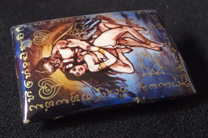 Locket Kamataep 'Ongk Kroo Pised' (Masterpiece Version) 'Bucha Kroo 2555' Ud Nam Man Mont Sanaeh Kamakun - Deva of Love with Sacred Powders, Woods, Takrut and Prai Oil flask - Pra Ajarn Oe Putto Raksa