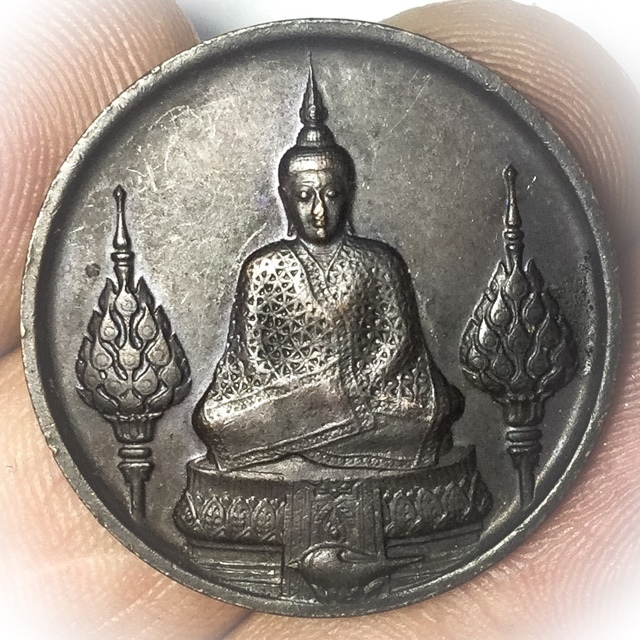 Chut Rian Pra Gaew Morakot Emerald Buddha 3 Amulet Set in Tri-Seasonal Robes 2525 BE Ratanakosin Bicentennial Edition - Temple of the Emerald Buddha