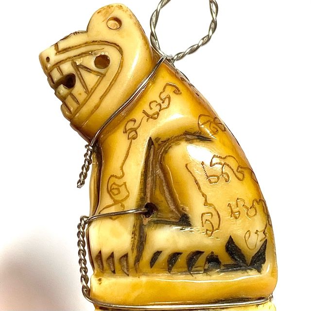 タイ お守り Khiaw Hmoo Dtan Gae Suea 猪牙彫られた経文