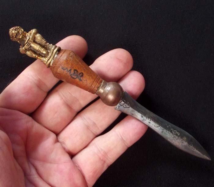 Meed Mor Daam Hanuman (Exorcists Knife with Hanuman handle and 'Lek Nam Pi' blade) 7 Inches - Por Tan Khai - Wat Lam Nao