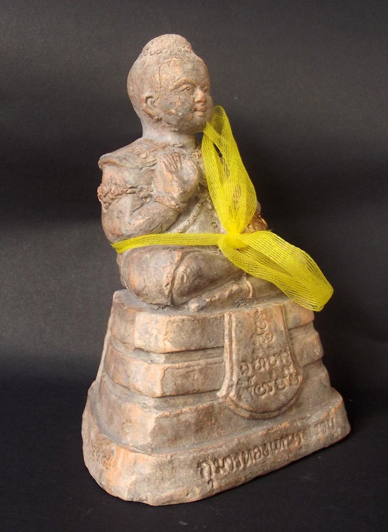 Kumarn Tong 'Taep Rung Rojana'- Bucha Size 5 Wide Inch Base - Luang Por Raks Analayo - Wat Sutawat Vipassana (Ayuttaya) 2554 BE - 4.5 Inch wide base x 6 Inch High