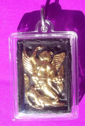 Kama Taep Gaew Sariga (Deity of Love and Passion with Sariga bird) - Nuea Pong Wan Maha Sanaeh Din Aathan - Ajarn Kom Traiwaet - Asrom Baramee Por Gae (Supannburi) 2553 BE