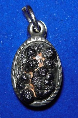 Rae Koh Larn (Lek Lai related Elemental from Koh larn island) 2Cm x 1.5 Cm - good health and wealth increasing amulet