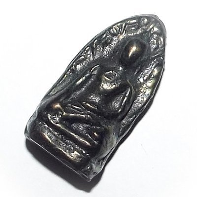 Pra Rod Lampun (Benjapakee amulet) - Nuea Lek Lai Nam Neung See Peek Malaeng Tap (Buddha in Meditation) pure Lek Lai - Luang Por Huan - Wat Putai Sawan 2548 BE