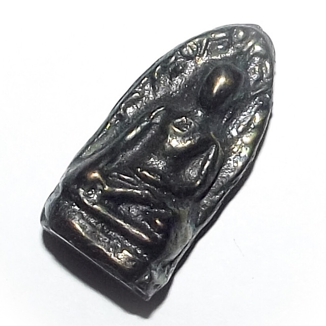 Pra Rod Lampun (Benjapakee amulet) - Nuea Lek Lai Nam Neung See Peek Malaeng Tap (Buddha in Meditation) pure Lek Lai - Luang Por Huan - Wat Putai Sawan 2548 BE