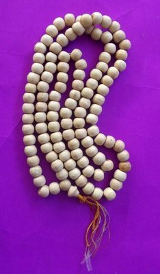 Prakam 108 Met (108 bead Buddhist Rosary) - Nuea Mai Gae (carved wood) - Asrom Por Taw Guwen - Total Length 70 Cm