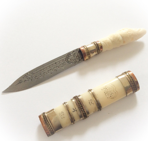 Mitmor Daam Paya Nak - Carved bone and Yant Blade - Luang Por Prohm (Wat Ban Suan) + Asrom Por Taw Guwen